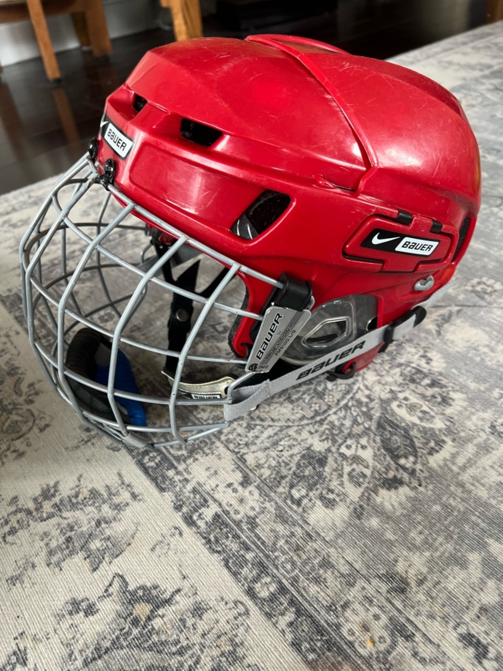 Nike Bauer 8500 adult large hockey helmet